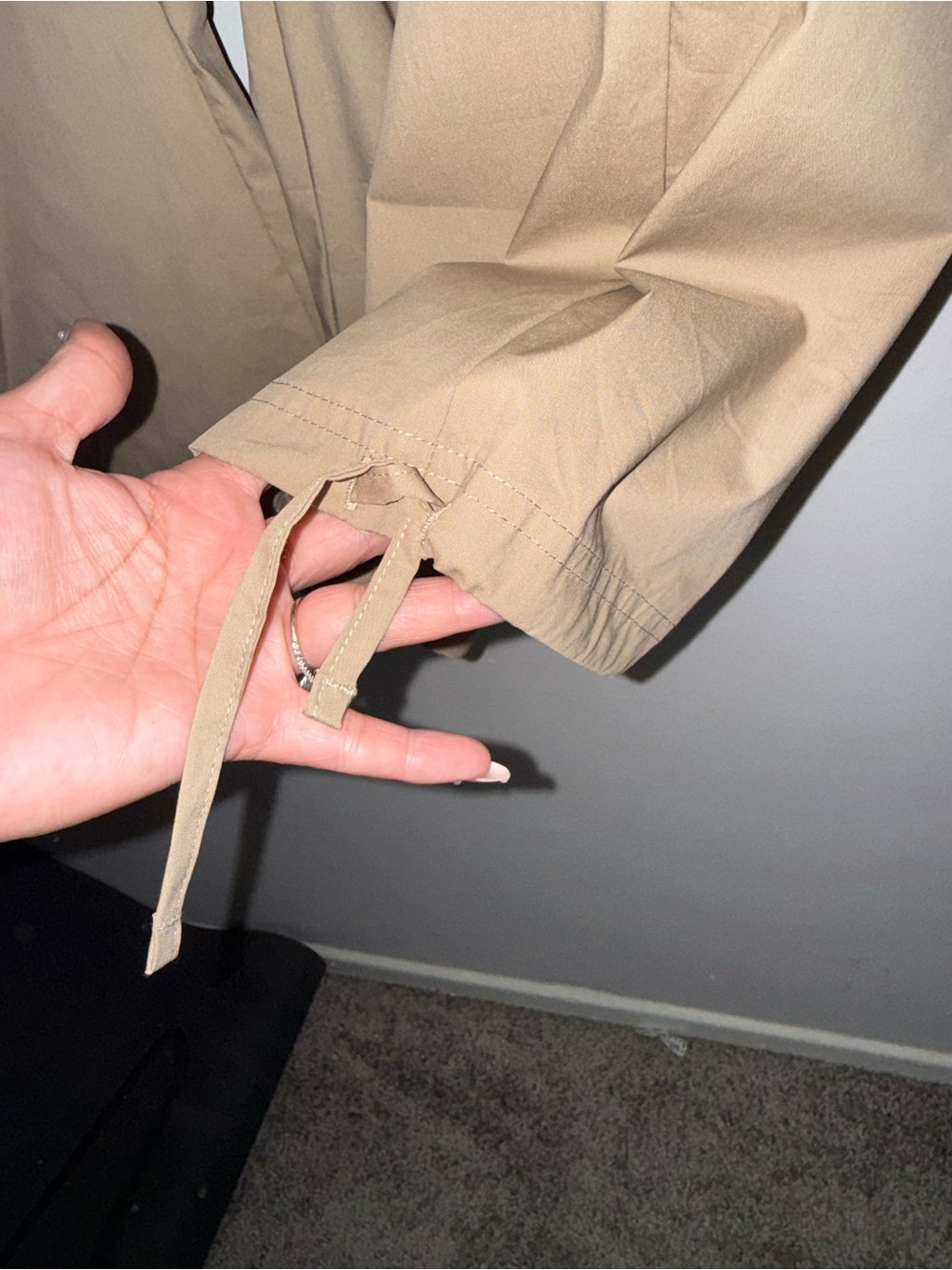 Nike Loose Fit Khaki Cargo Pants - Picture 3 of 7